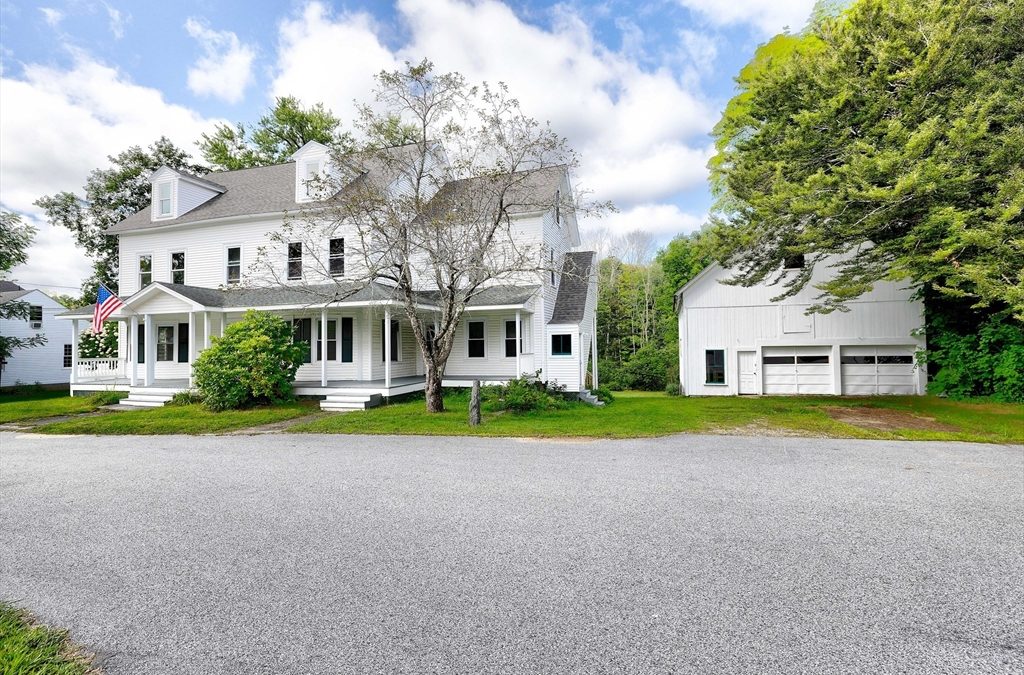 67-69 Petersham Rd, Hardwick, MA 01037